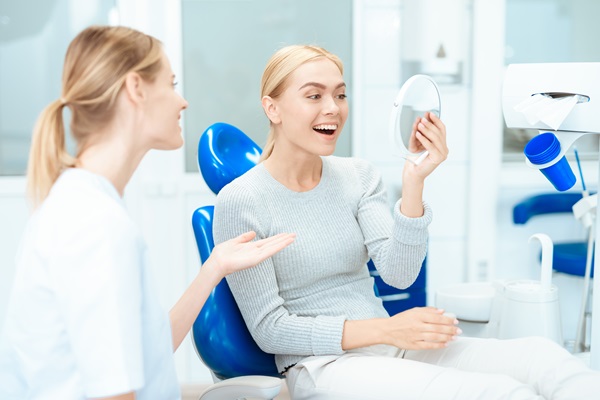How A Cosmetic Dentist Can Enhance Your Smile